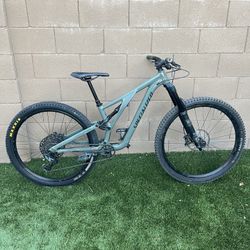 2022 Specialized Stumpjumper Comp (Small/S2)