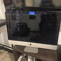  Apple iMac Series All-in-One 27in screen 2017 amd 580 built in 1tb storage