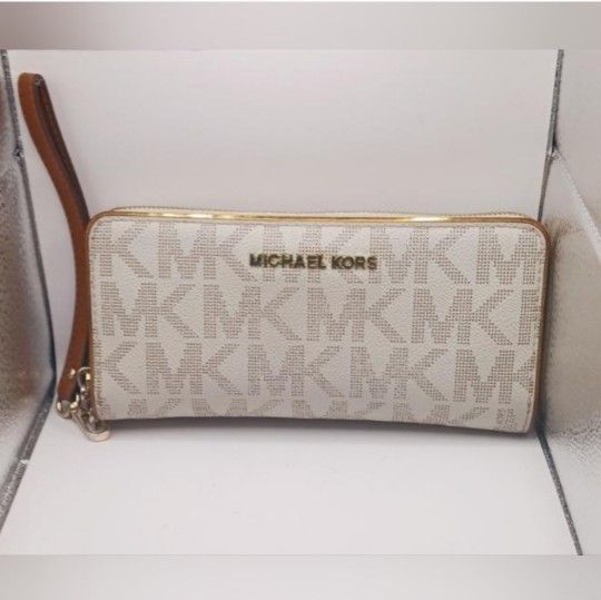 Michael Kors JetSet Travel wallet