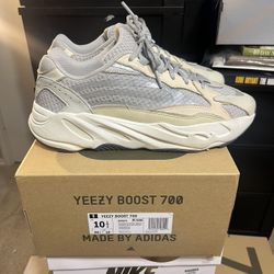 Adidas × Yeezy Boost 700 V2 Cream