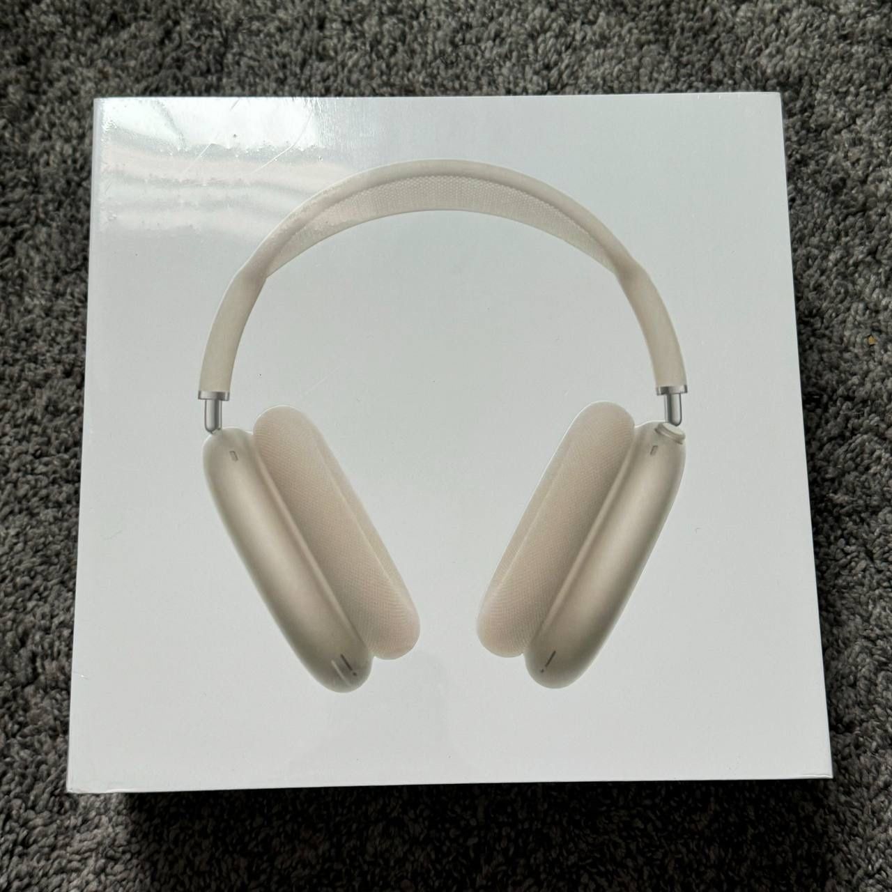 Apple AirPod Maxes