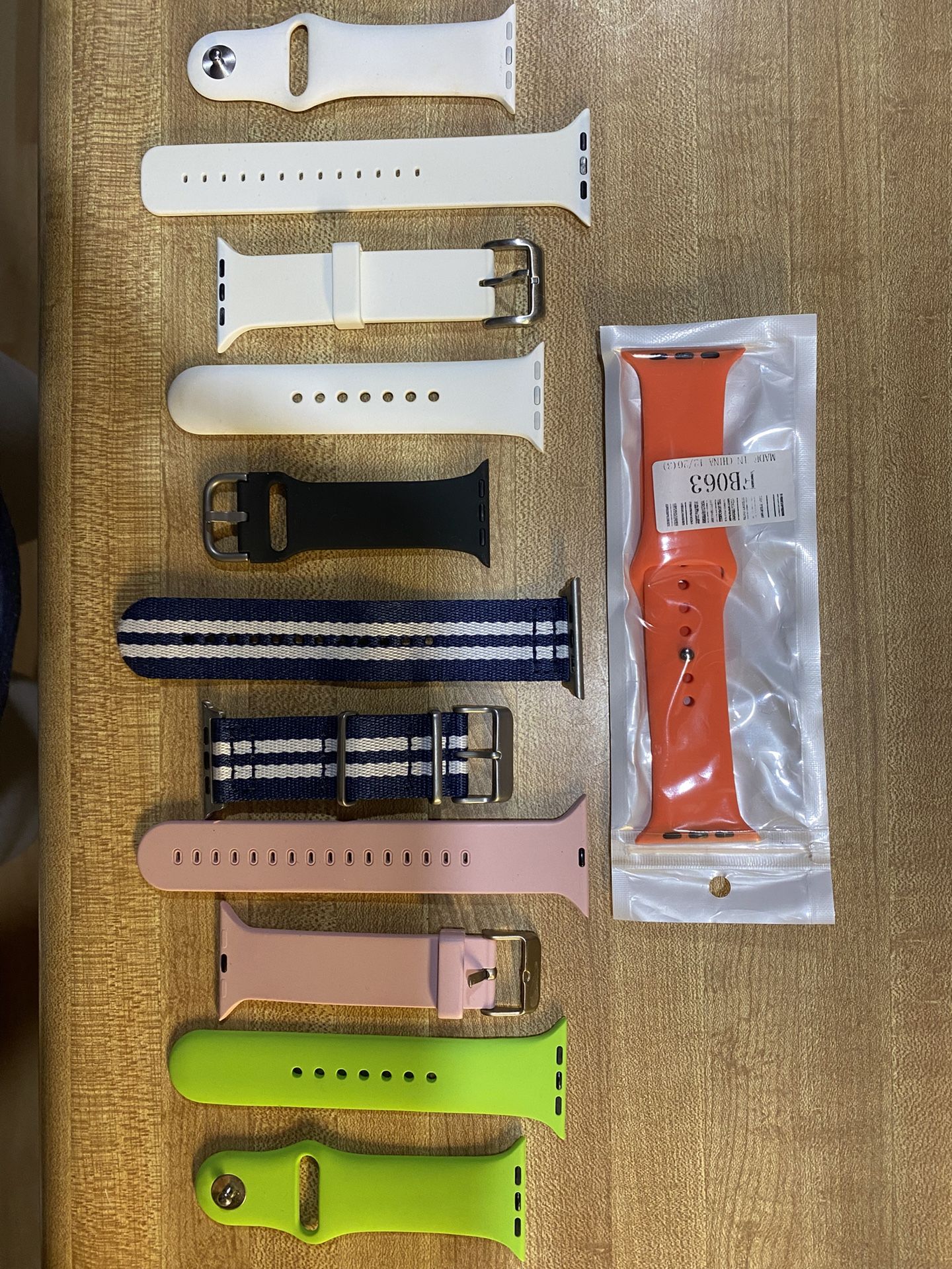 ALL NEW 42/44 APPLE TYPE WATCH BANDS ALL FOR $30.00 ALL MY LISTINGS ARE AVAILABLE NO MATTER HOW OLD THE LISTING IS. IF STILL LISTED ALL ARE AVAILABLE