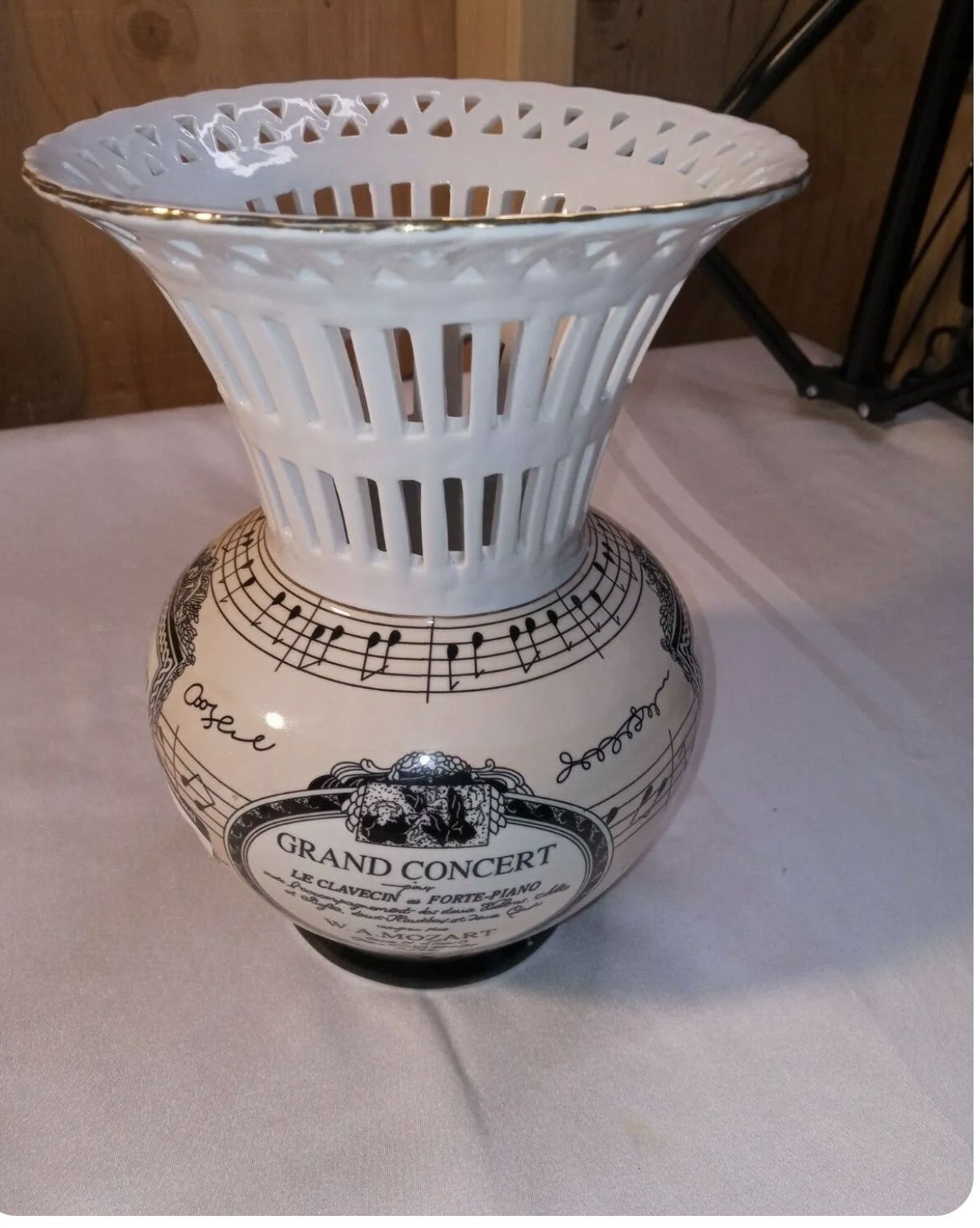 Great, Formalities by Baum Bros. Melody Collection Grand Concert Vase