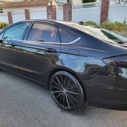 (13) Ford Fusion, Low Miles, Clean Title, 4 Cylinder Gas Saver, 20"Rims, Smogged, Registered, Runs And Drives Great 