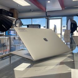 2018 15”MacBook Pro 32gb Ram 512ssd 