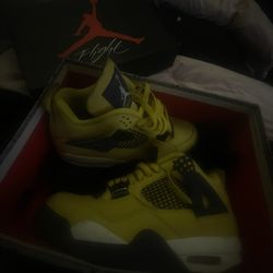 jordan 4s retro lightnings size 6 mens