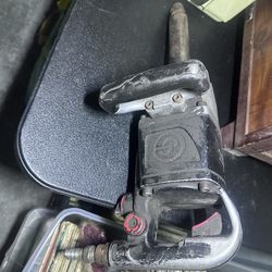 Chicago pneumatic 1 inch impact gun vintage but good