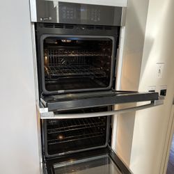 GE 27” Double Wall Oven With WiFi- Like new!