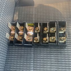 Fuse Pullout