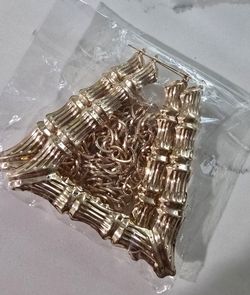 Juego De Collar De Cadena Y Aretes De Aro Triangulares Color Dorado 