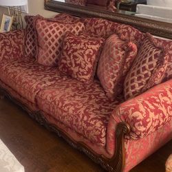 Sofa & Chase