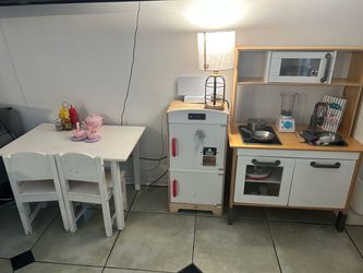 Kids Play Kitchen Set with Table and Chairs