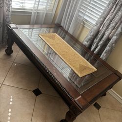 Coffee Table With Side Table 2 Pieces  In New Condition 