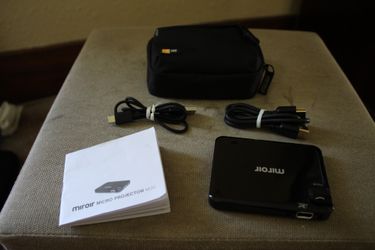 Miroir M20 mini HDMI projector , up to 50" projection, with extras