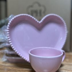 4 Cups And 4 Heart Plates Set: Princess House