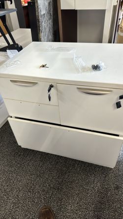 Lockable combo storage cabinet brand new