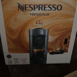Nespresso Vertuo  Plus & Coffee Cups 