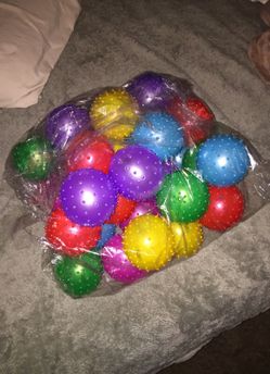 Assorted color of balls