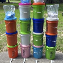 5 gallon buckets of laundry detergent, fabric softener, dish detergent & scent beads