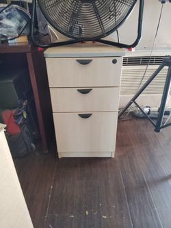 Mueble De Escritorio Con Llave 3 Cajones