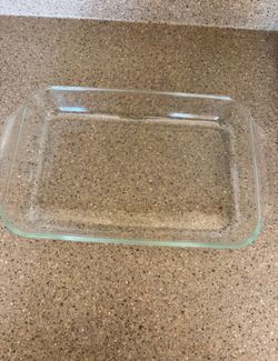 Glass baking dish