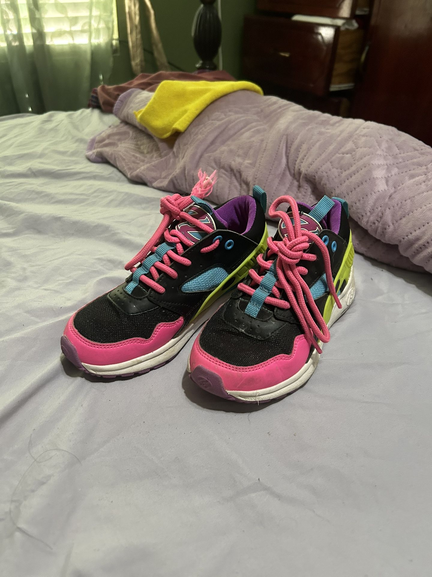 Kids, tennis shoes