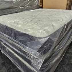 Queen 2 Sided 11 Inch Mattress With Boxspring Special 