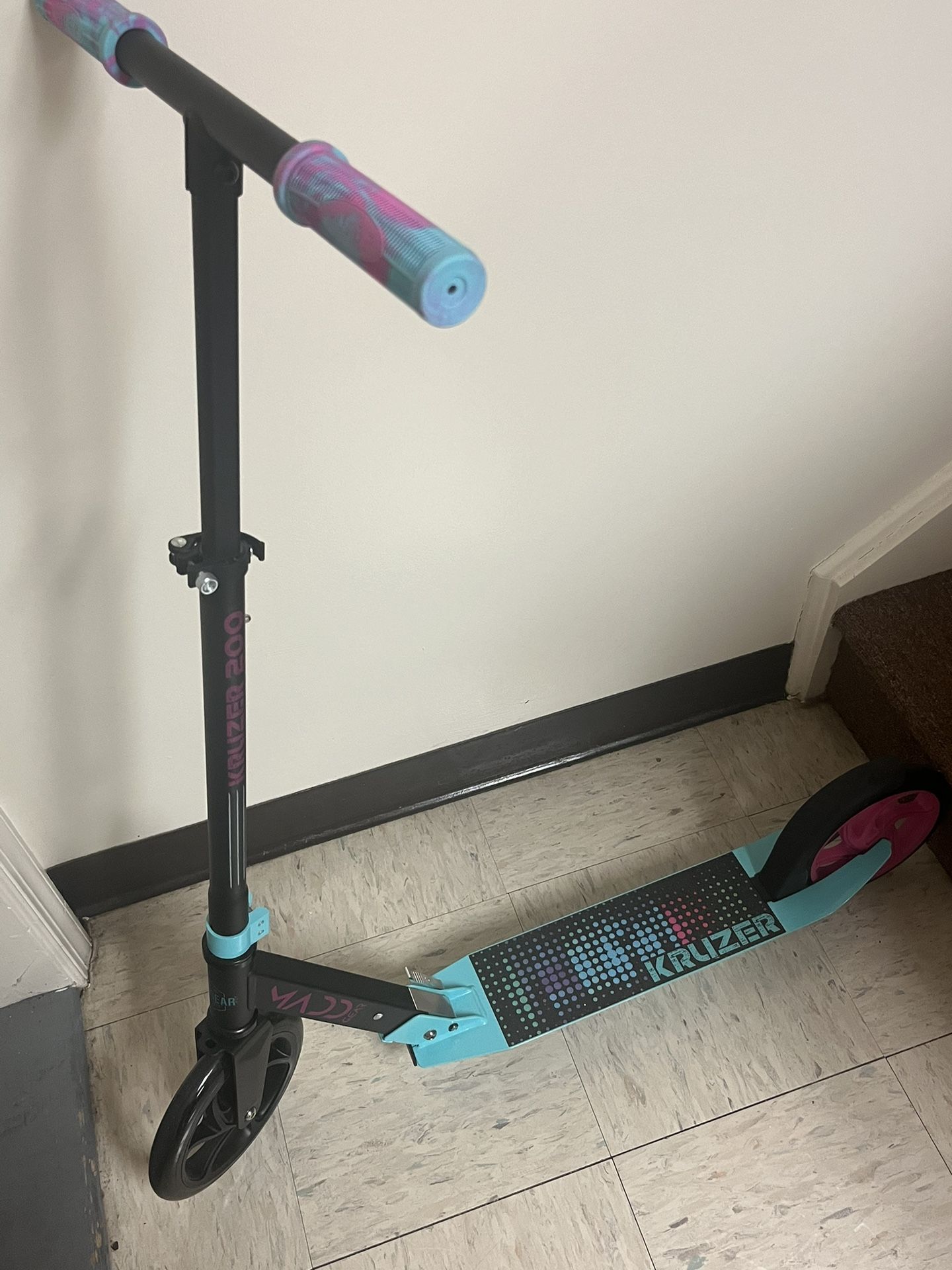 Teen-Adult Keizer 200 Scooter