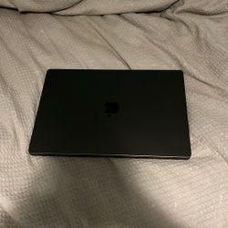 Apple MacBook Pro 16in Display Space Black 2024