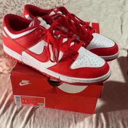 Nike dunks red