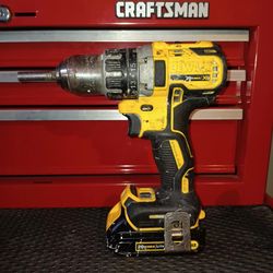 DEWALT 20 VOLT XR MAX DRILL & RYOBI P271 18 VOLT DRILL