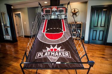 Playmaker Basketball Game