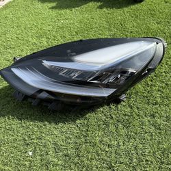 Tesla Model 3 Y Headlight 2017-2021, Tesla Model3 Y Headlamp, OEM Original Part, driver side, Tesla Model Y Headlight, original 