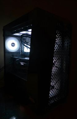 5070 Ti - 13900KF - 64GB DDR5 - 2TB SSD - High End MSI Gaming Desktop - Firm Price