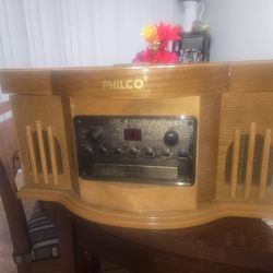 PHILCO Turntable, cassette, cd player