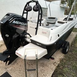 Bayliner Deck Boat 21’ 2019 with Outboard and Trailer