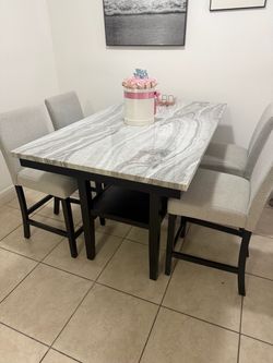 Dining table set with 4 chairs