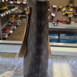 Louis Vuitton Purse With Authentic Paper 