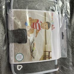 Munchkin® Go Change™ Portable Diaper Changing Kit