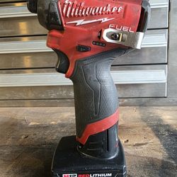 Milwaukee M12 Impact With Battery