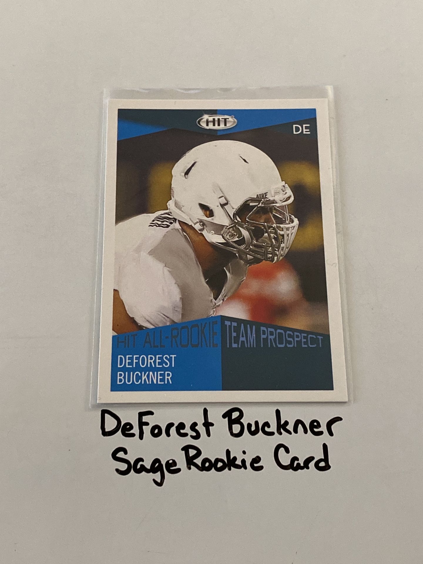 DeForest Buckner Indianapolis Colts DE Sage Rookie Card.