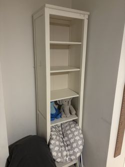 Tall and thin 6-row shelf