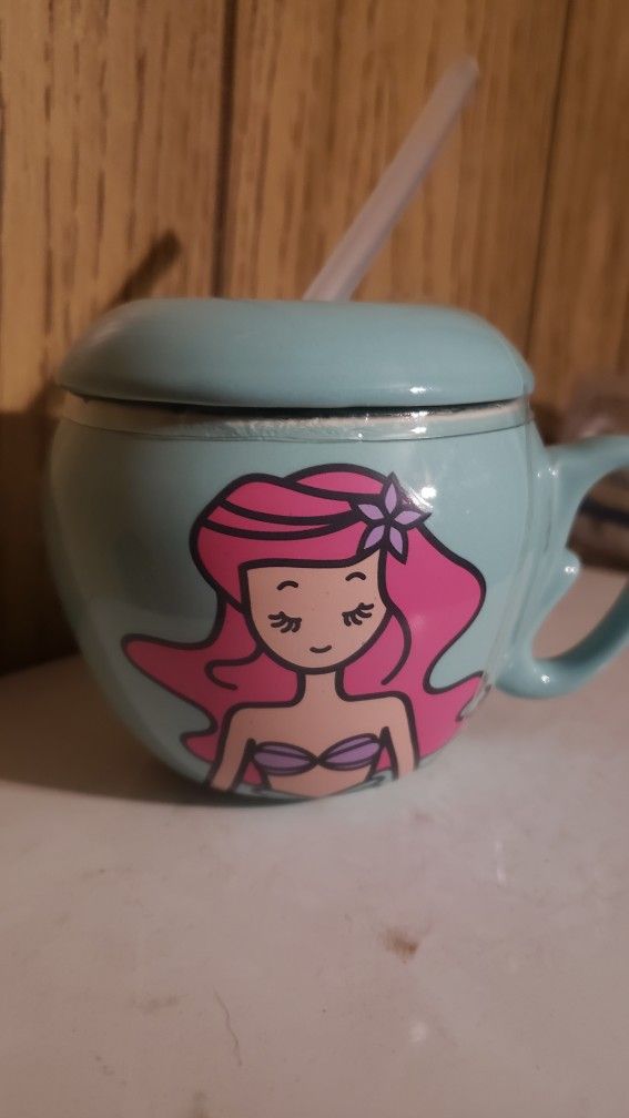 New The Little Mermaid Princess Ariel ceramic cup with lid and straw