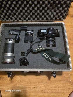 Cannon EOS Elan 35mm camera w/accessories