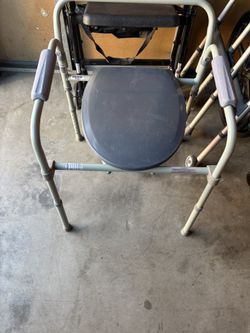 Bedside Toilet/Commode Chair