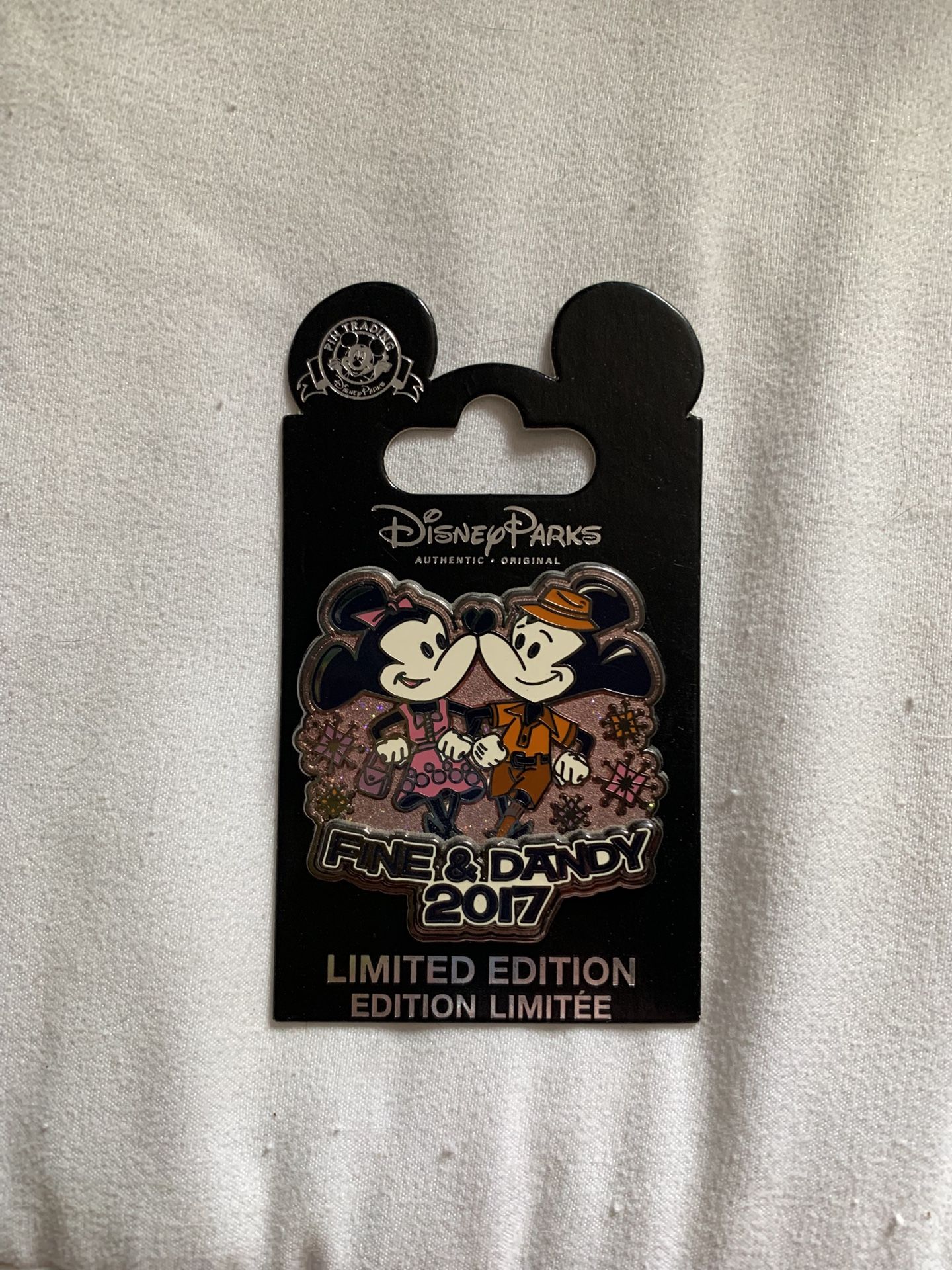 Disney parks Pin Traders 2017 Fine & Dandy Mickey Limited Edition Enamel Pin