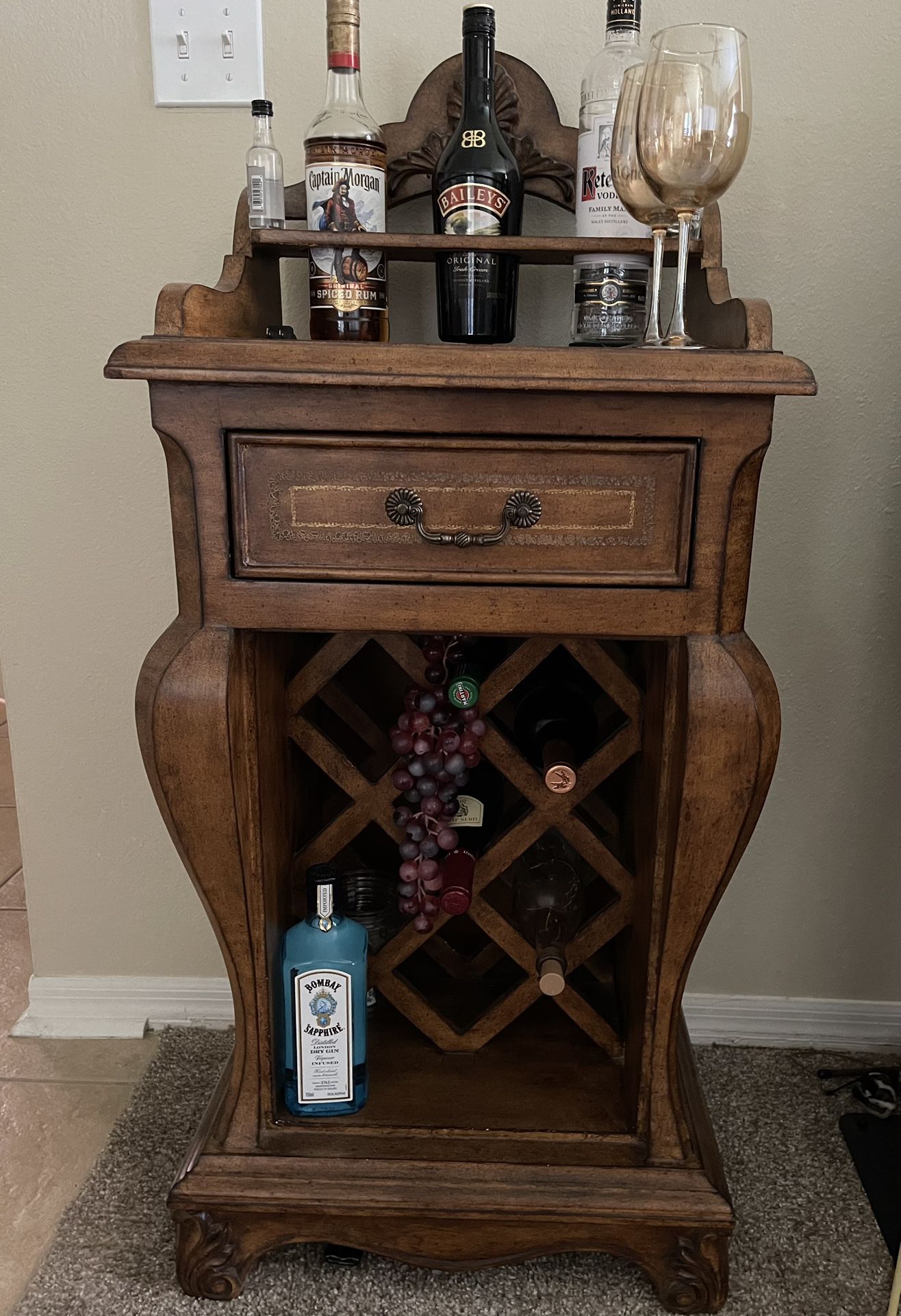 Small Wine/ Spirits Bar