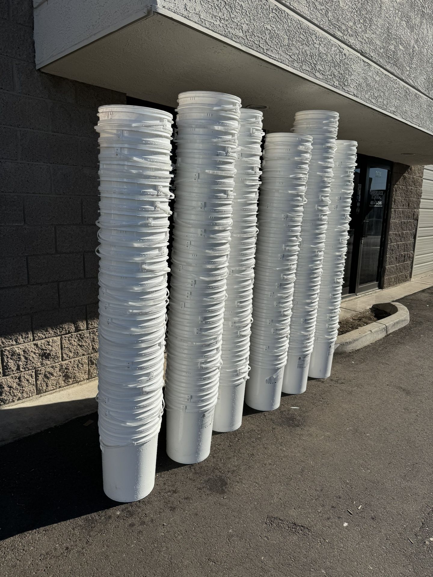 6 Gal Buckets With Lids for Sale in Phoenix, AZ - OfferUp