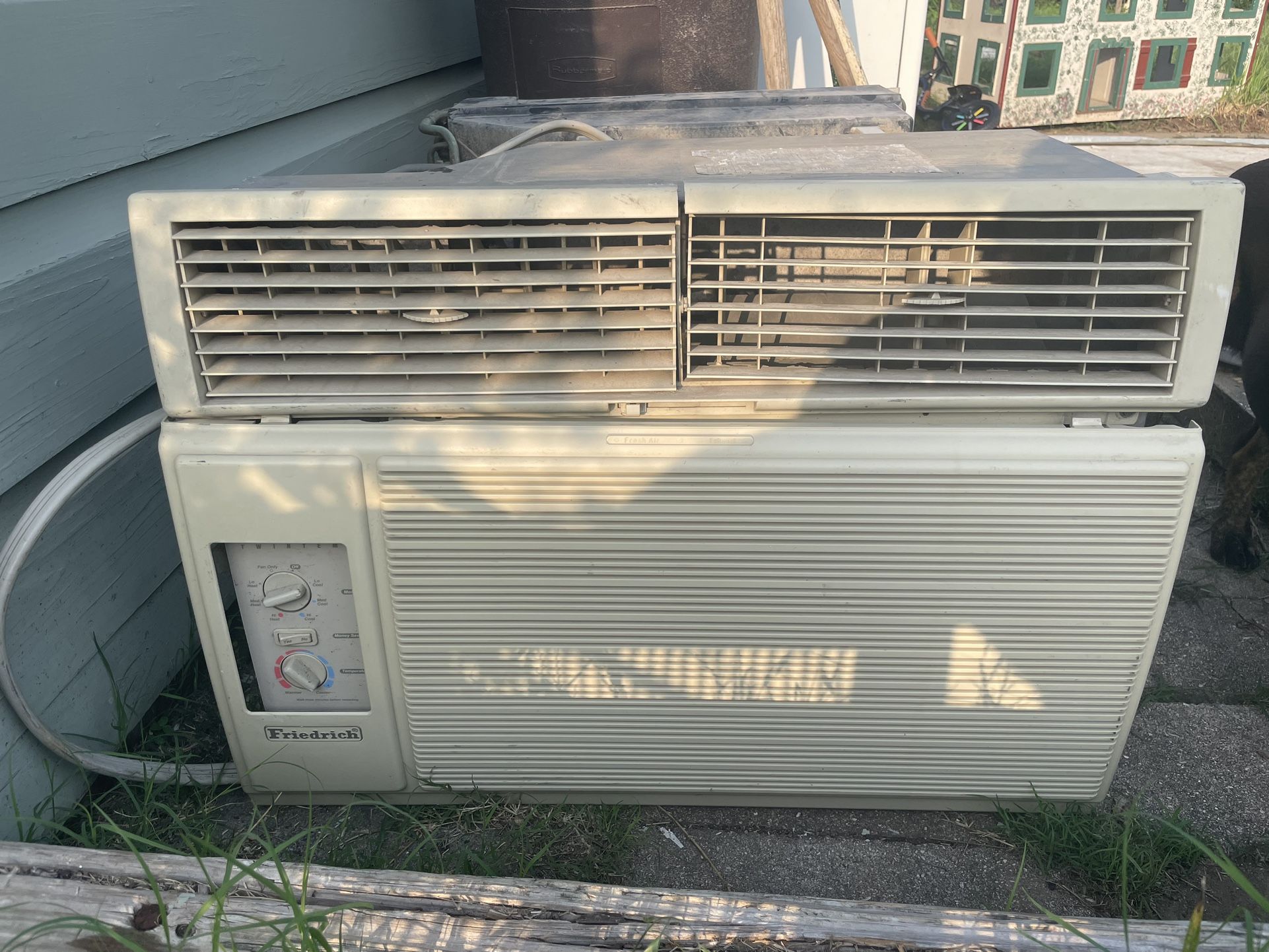 Huge Window Ac Unit (fried rich)