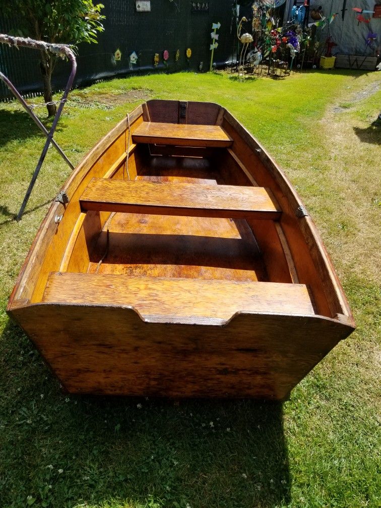 Photo 8 Foot Wooden Boat